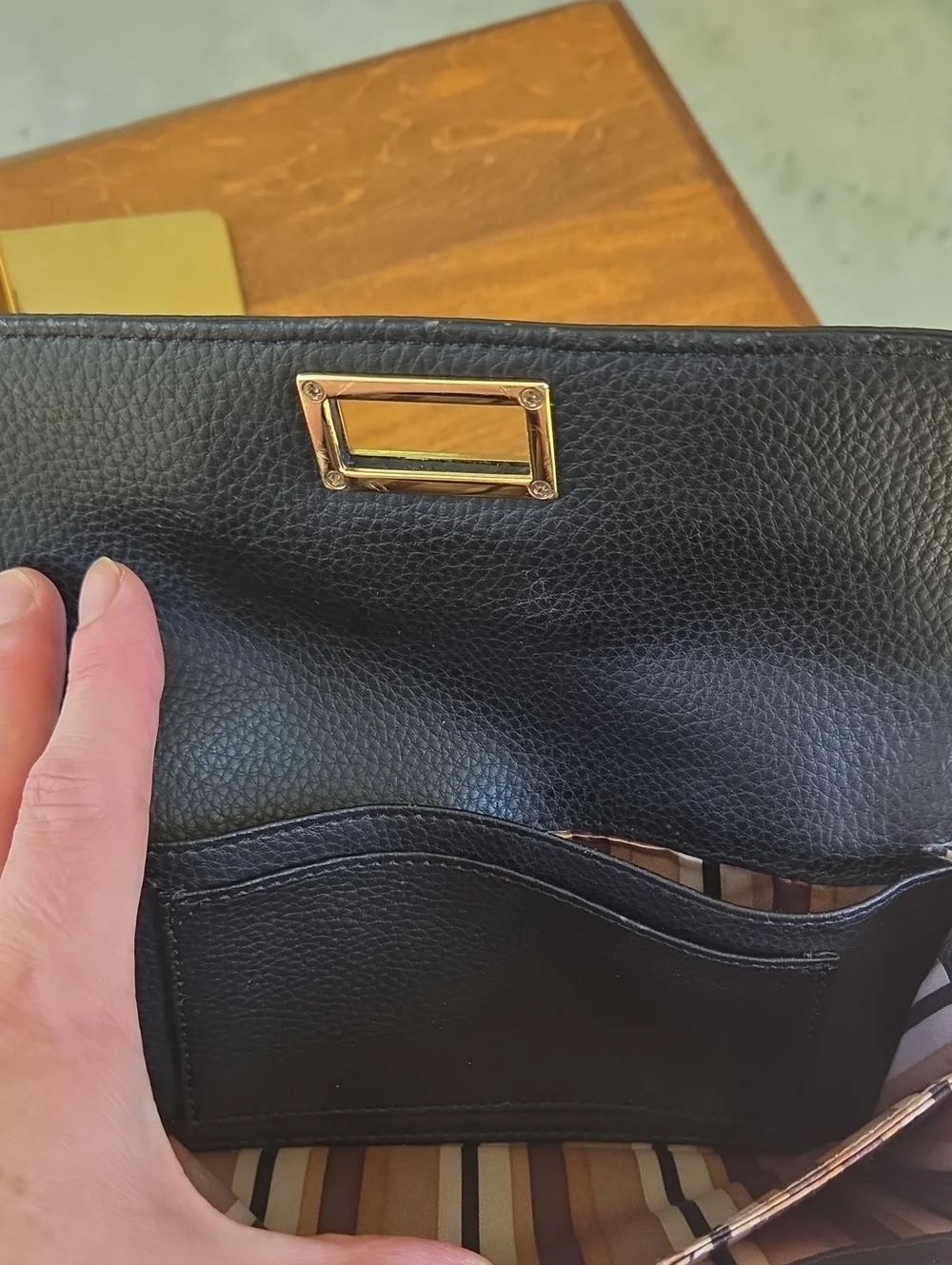Tignanello Turnlock Black Leather Wallet $100 Retail GUC